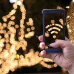 Коледните лампички могат да забавят скоростта на безжичния интернет