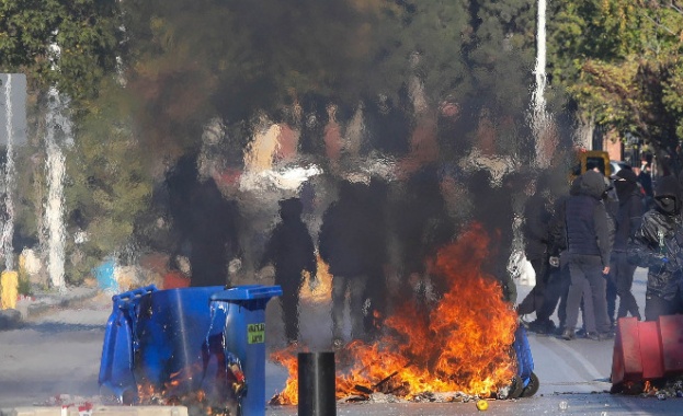 Безредици и сблъсъци с полицията в Атина
