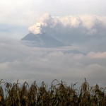 Зрелищно изригване на вулкана Попокатепетъл (ВИДЕО)