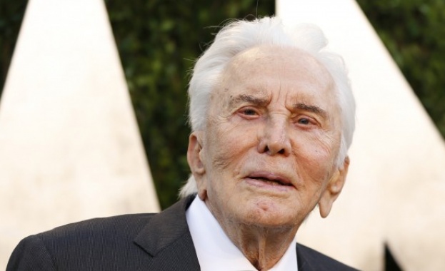 Носителят на Оскар холивудският актьор Кърк Дъглас който почина през