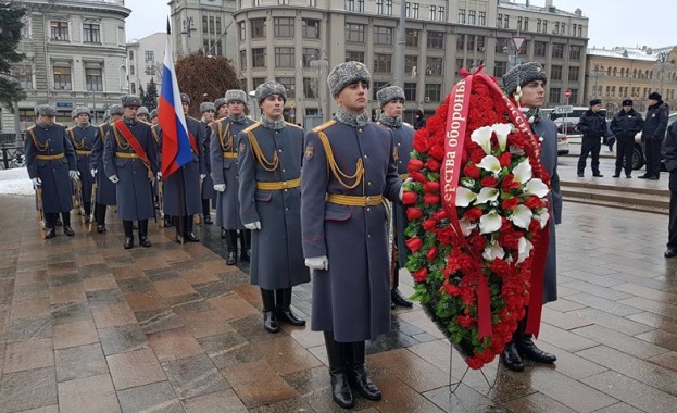 Москва почете с церемония годишнината от Плевенската епопея (снимки)