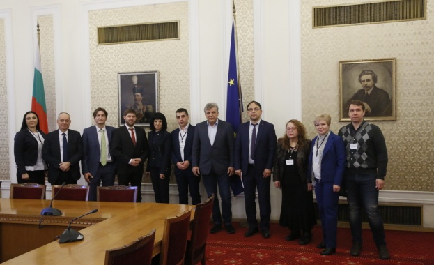 Депутати от „БСП за България“ се срещната с етнически българи от Молдова 