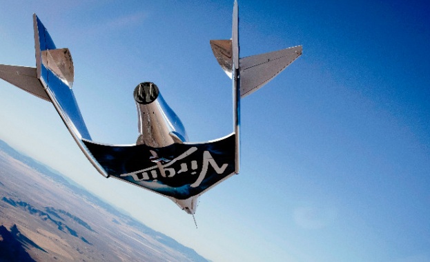 Кораб на "Върджин галактик" извърши първия успешен пилотиран полет до Космоса 