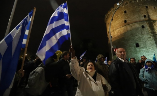  В гръцкия парламент ще дебатират по вот на доверие