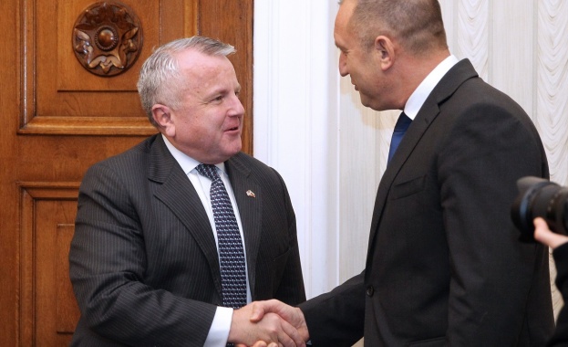 Президентът Румен Радев се срещна със заместник-държавния секретар на САЩ Джон Съливан