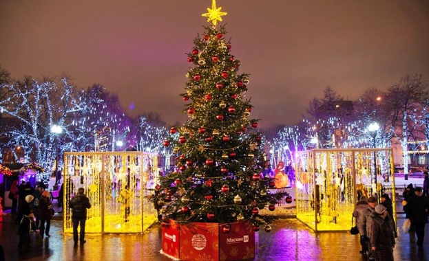 Москва подарява коледна елха на София