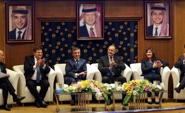 Фабрика за тютюн подписа договор за износ в Йордания преди срещата на Радев с Абдула II