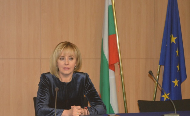 Манолова ще внесе жалба в КС срещу Закона за регулиране на ВиК услугите