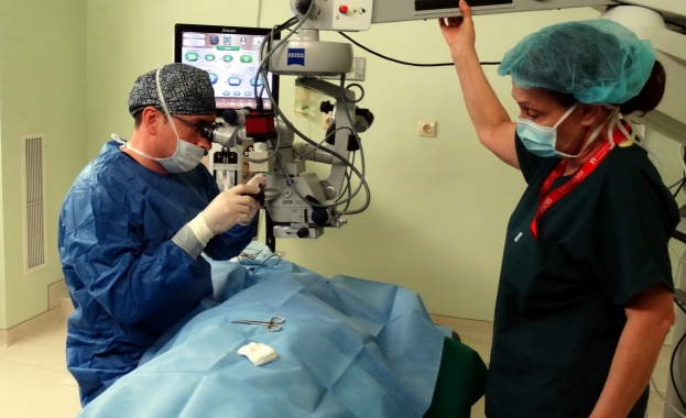 Операция на катаракта беше извършена благотворително в Пловдив