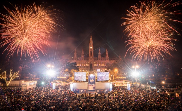 Виена посреща Нова година с музика, фойерверки и закуска за махмурлии