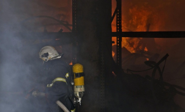 Жена загина при пожар в дома си в Бургас