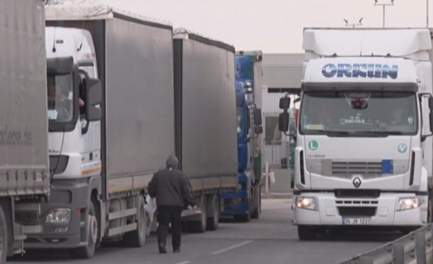 Турция въвежда промяна в трафика на тежкотоварни автомобили по границата 
