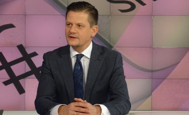 КЗП: Онлайн магазините и куриерските фирми да доставят пратките за празниците в срок