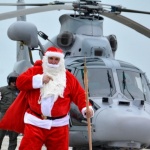 Дядо Коледа пристигна от Лапландия с вертолет във Варна