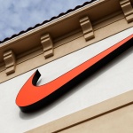 "Найк" съди производителя на "сатанински маратонки"