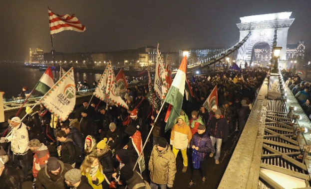 Защо „робският закон“ в Унгария преля чашата на търпението