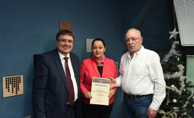 Министър Лиляна Павлова получи наградата на гражданите и на „Дарик радио“ 
