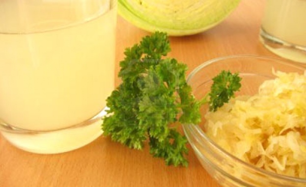 Кисело зеле за пробиотици, зелев сок за стройна фигура