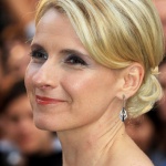 Накрая обаче може би всички трябва да опитаме да се отплатим на хората на този свят