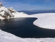 Скиори и туристи по Седемте рилски езера заради новонавалял сняг над 30 см