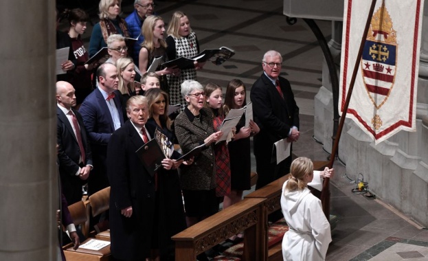 Тръмп и Мелания присъстваха на рождествена литургия във Вашингтон