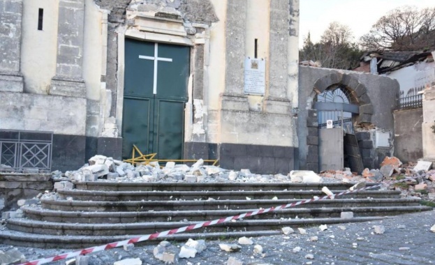 Около 30 души са леко пострадали при земетресението в Сицилия