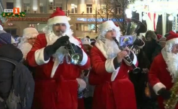 Москва тепърва се готви за Коледа 