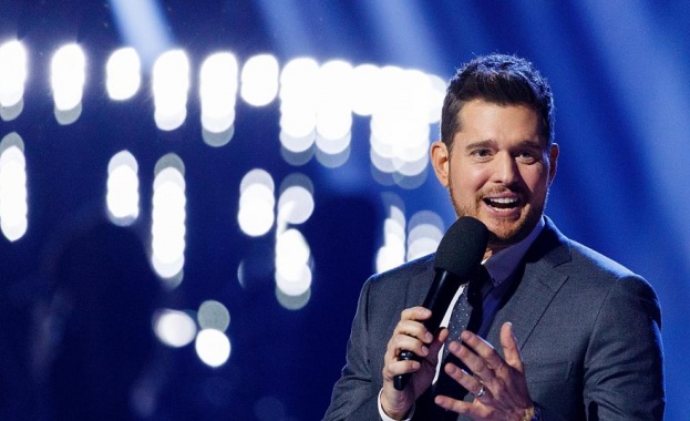 Певецът Майкъл Бубле оглавява британската класация за албуми с тематичната