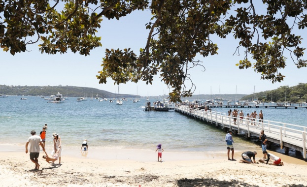 Дъжд и коронавируса оставиха прочут плаж в Австралия полупразен на Коледа 