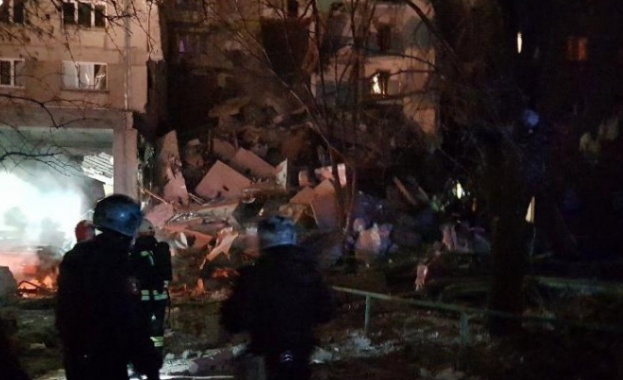 Трима души загинаха при експлозия на газ в жилищен блок в руския град Магнитогорск 