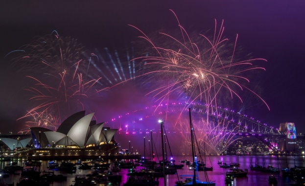 Австралия, Нова Зеландия и Самоа вече посрещнаха Новата година  