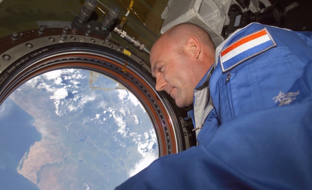 Холандски астронавт звъннал на полицията от Космоса