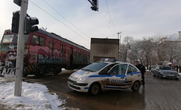 Влак удари камион на прелез в Монтана