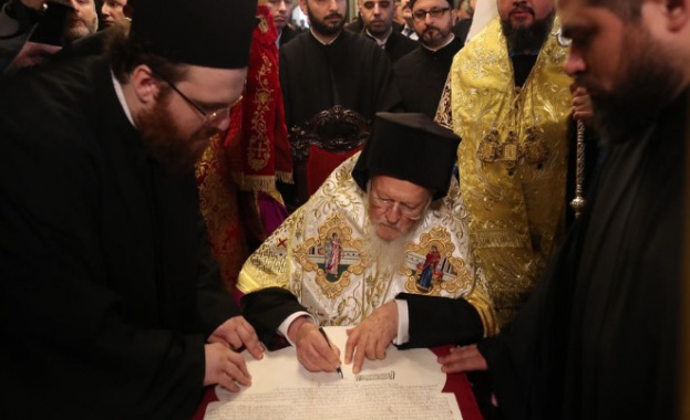Вартоломей подписа томоса за автокефалия на Православната църква на Украйна