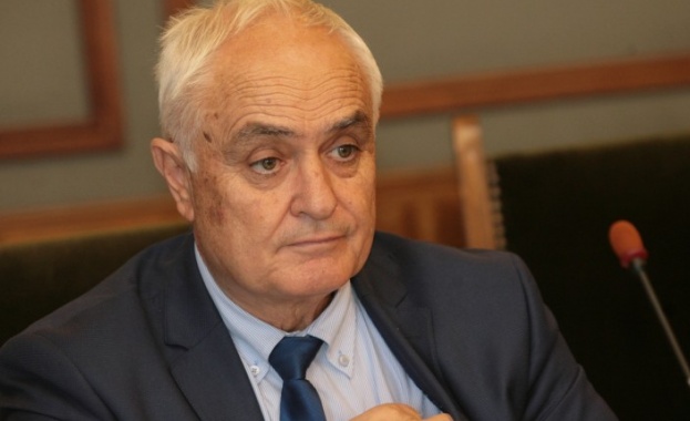 Атанас Запрянов репликира министър Димитър Стоянов за изгубените $10 млн.