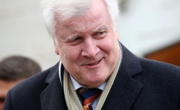 Властите в Германия разследват хакерска атака срещу личните данни на политици и публични личности