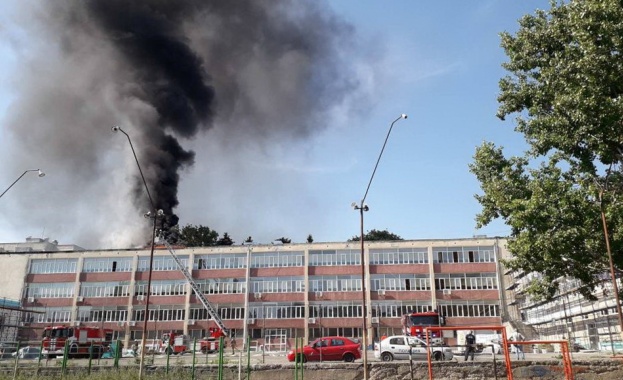 1000 лева глоба за строители, подпалили училище