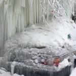 Необичаен студ скова Русия 