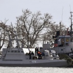 Задържаните в Русия украински моряци остават в ареста до 25 май