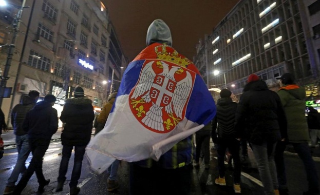 Хиляди сърби на протест в Белград срещу президента Вучич