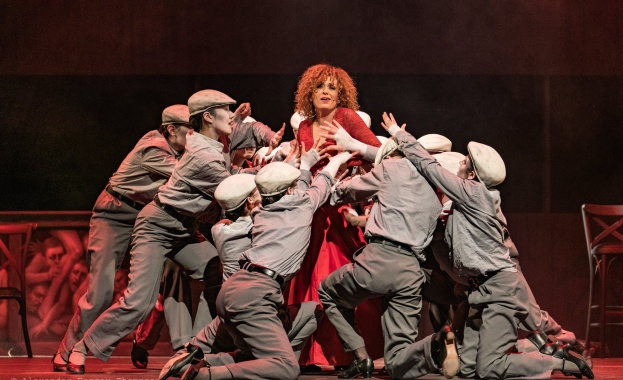 Люси Дяковска влиза в ролята на изкусителка в първата за България танго опера  (снимки)