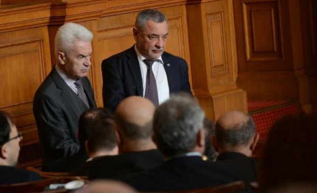 Сидеров: Да преговаряме за изтребителите и с Русия, и с всички, които могат да ни предложат нещо