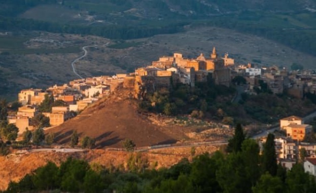 Град в Италия търси жители, продава къщи за 1 евро