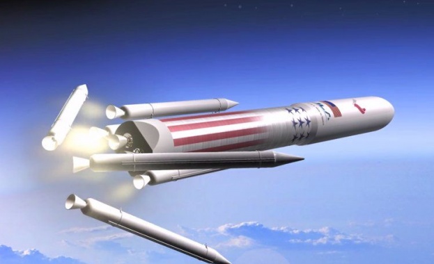 Най-богатият човек в света ще изстреля мощна ракета след 2 години