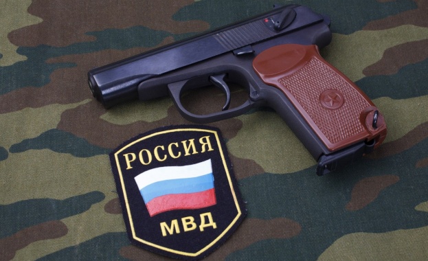 Армията и полицията в Русия пращат пистолета "Макаров" в историята