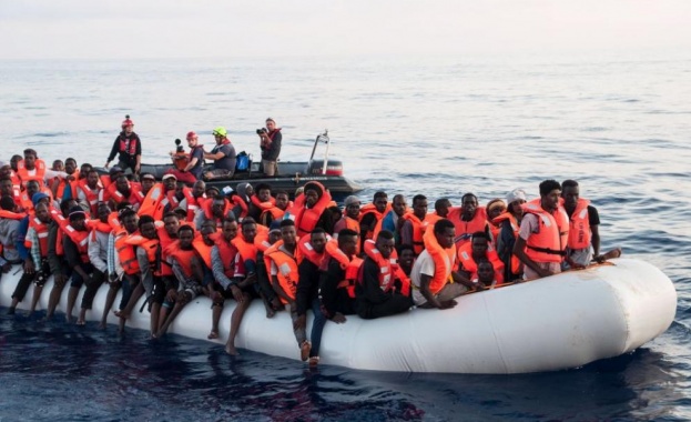 Трагедия в морето! Кораб с мигранти потъна край Либия, 117 са безследно изчезнали (Обновена)