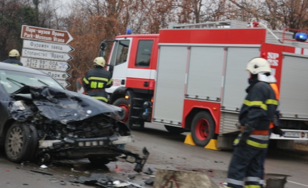 Трима пострадали при катастрофа край София