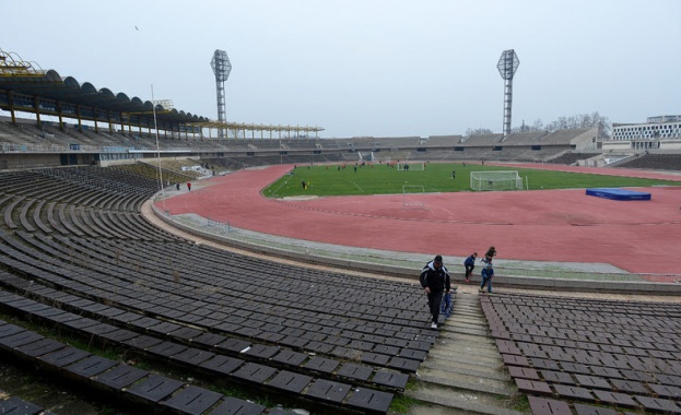 Променят стадион Пловдив според изискванията на ФИФА