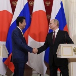 Какво важно си казаха премиерът на Япония и Владимир Путин?
