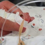 Бебе от трима родители се роди в Гърция 